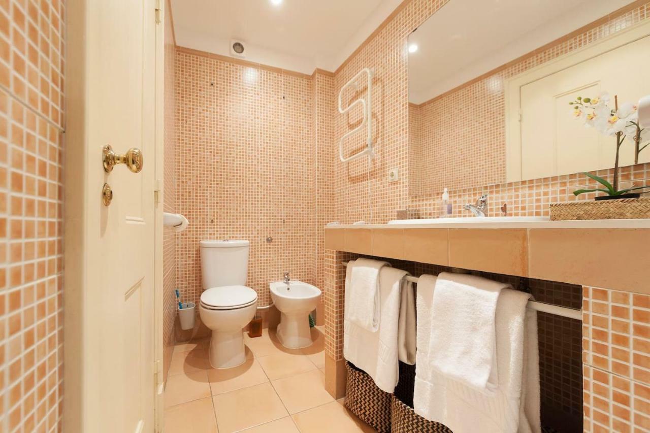 ליסבון 2 Bedroom Apartment With Patio Next To Avenida Da Liberdade מראה חיצוני תמונה