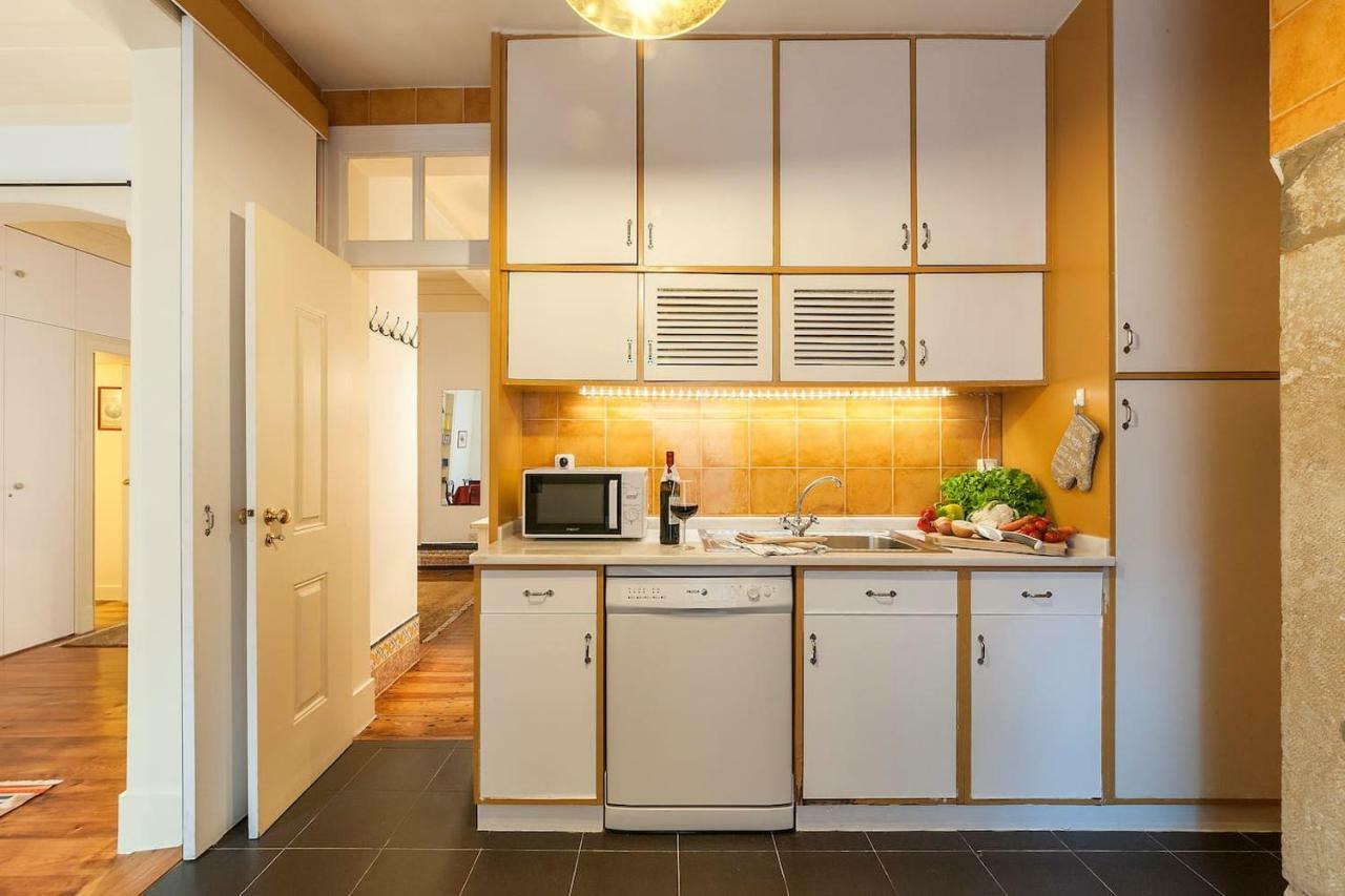 ליסבון 2 Bedroom Apartment With Patio Next To Avenida Da Liberdade מראה חיצוני תמונה