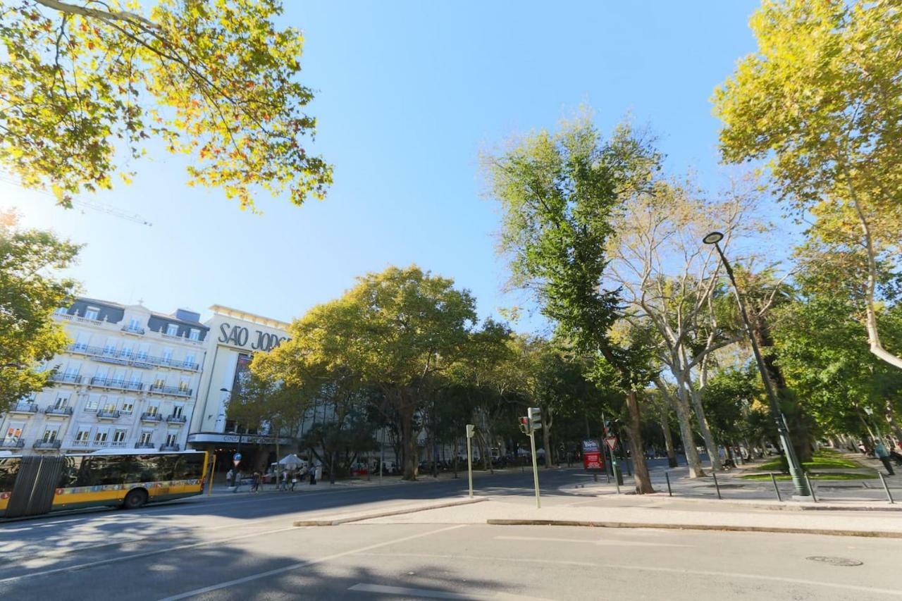 ליסבון 2 Bedroom Apartment With Patio Next To Avenida Da Liberdade מראה חיצוני תמונה