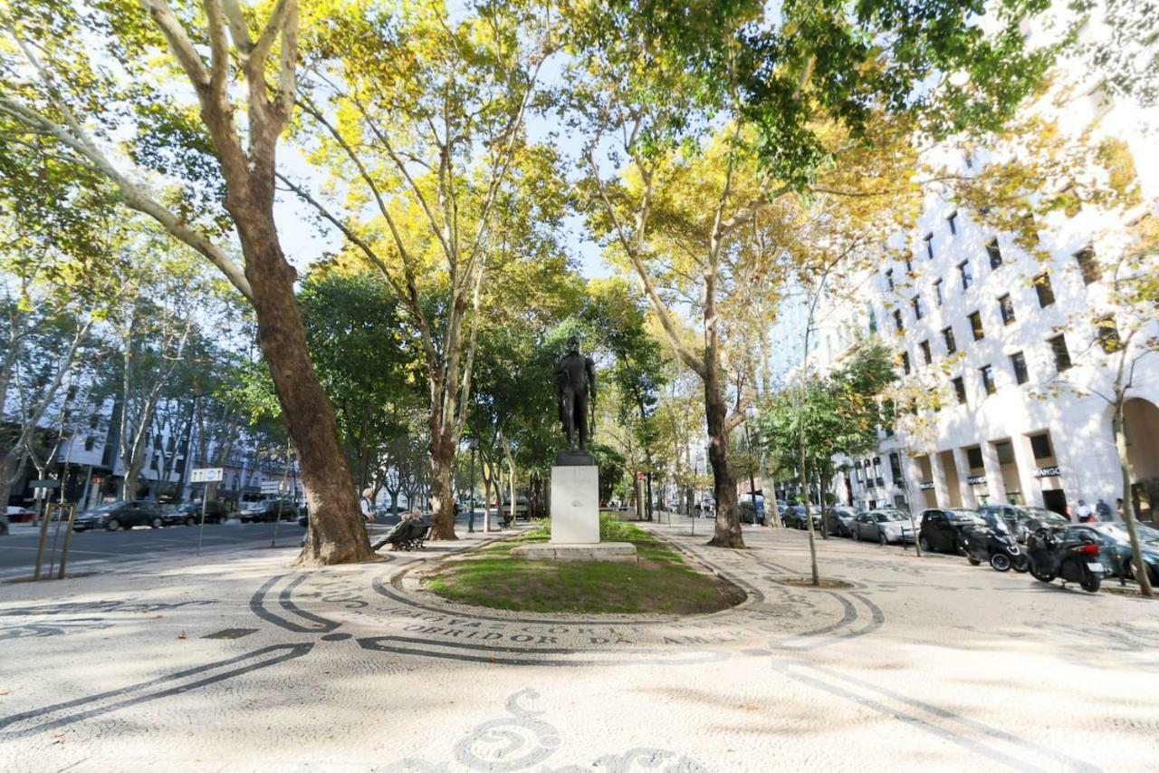 ליסבון 2 Bedroom Apartment With Patio Next To Avenida Da Liberdade מראה חיצוני תמונה